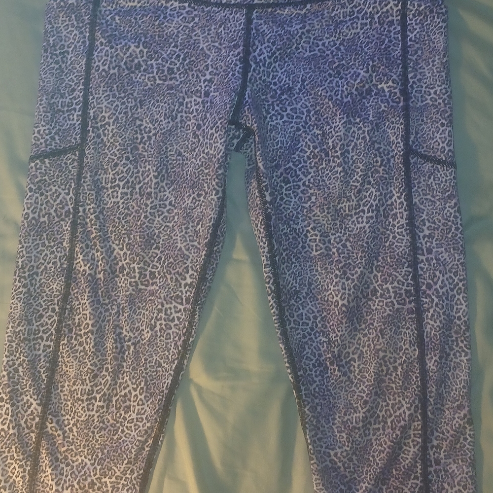 Victoria's Secret Sport Purple Leopard Print Capri Leggings